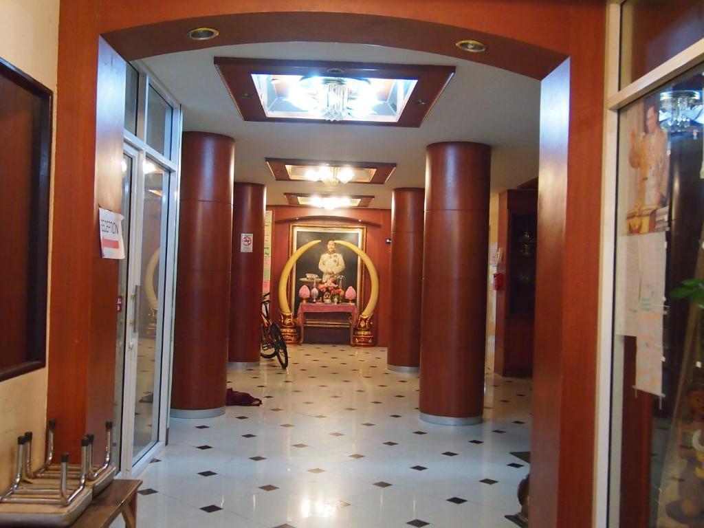 Four Sons Inn Μπανγκόκ Εξωτερικό φωτογραφία